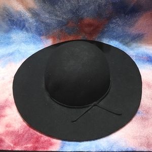 Black Felt Floppy Hat by Forever 21